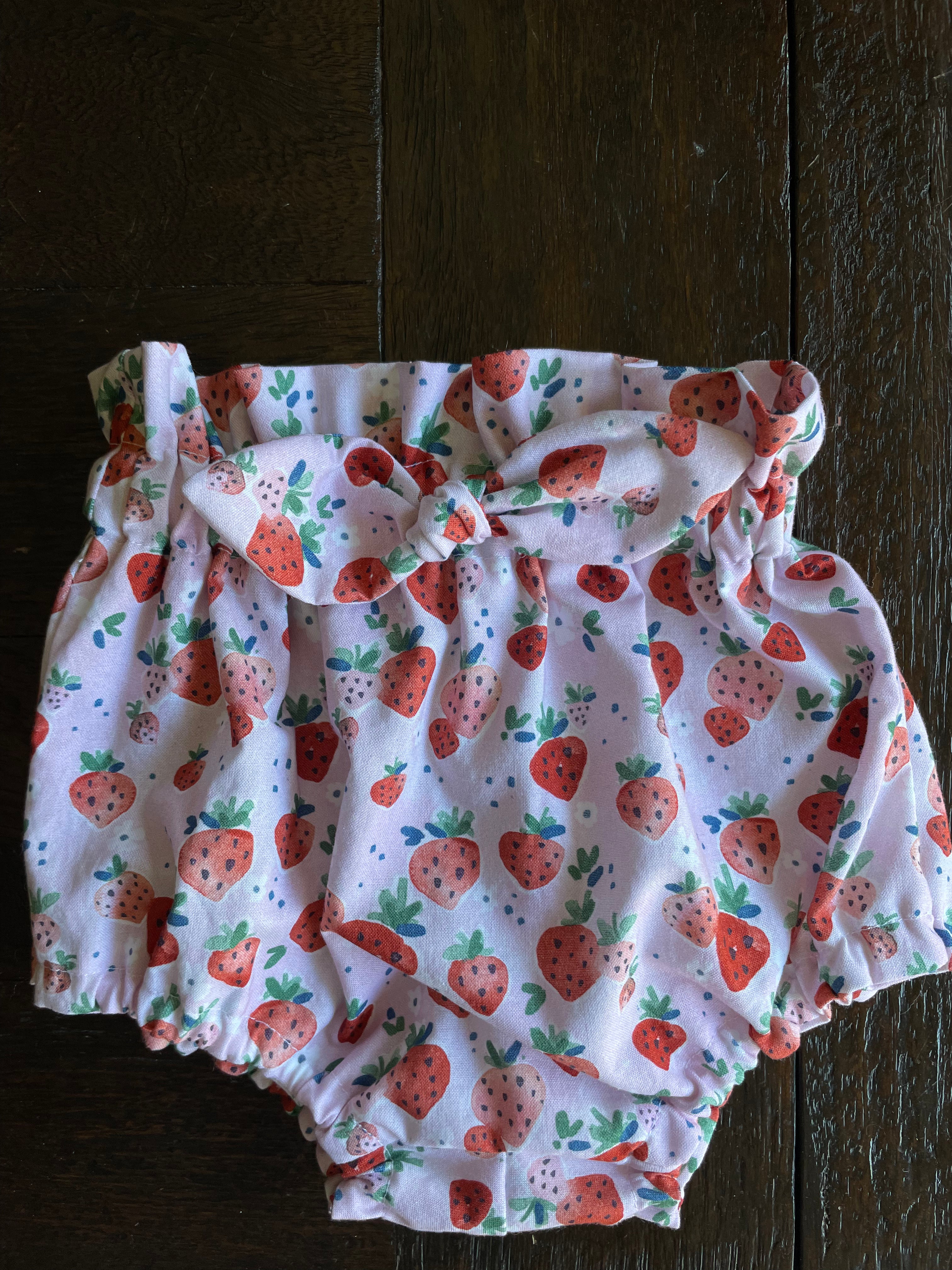 High Waisted Bloomers Strawberries | Size 12-18m